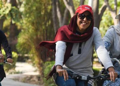 تصاویر ، پیست دوچرخه سواری گردشگران زن در اصفهان ، ممنوعیت دوچرخه سواری دخترها در اصفهان ادامه دارد