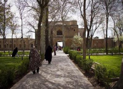 خبرنگاران بازسازی بخشی از مجموعه دولتخانه صفوی قزوین سال جاری انجام می گردد